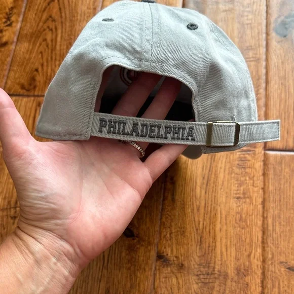 Philadelphia Phillies Gray Baseball Cap with logo - Picture 2 of 3